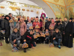 Рождество Христово. В монастыре гости — дети из коррекционной школы-интерната