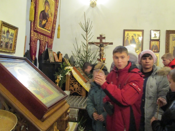 Дети из Северо-Агеевского коррекционного интерната, которых опекают сестры Свято-Успенского Гремячевого монастыря